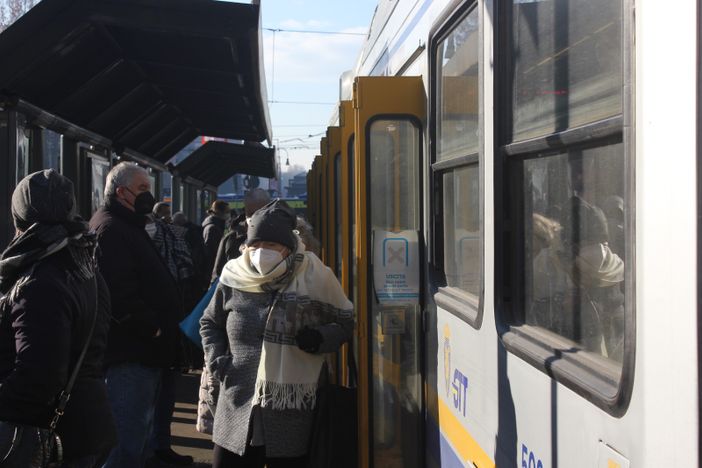 Mobilità sostenibile, la Regione al fianco di imprese ed enti per incentivare l’uso dei mezzi pubblici da parte dei dipendenti Mobilità sostenibile, la Regione al fianco di imprese ed enti per incentivare l’uso dei mezzi pubblici da parte dei dipendenti