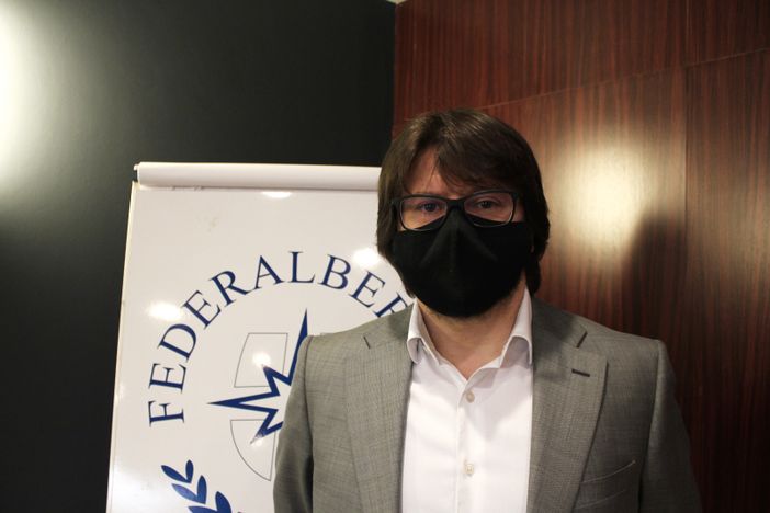 Fabio Borio con mascherina Fabio Borio con mascherina