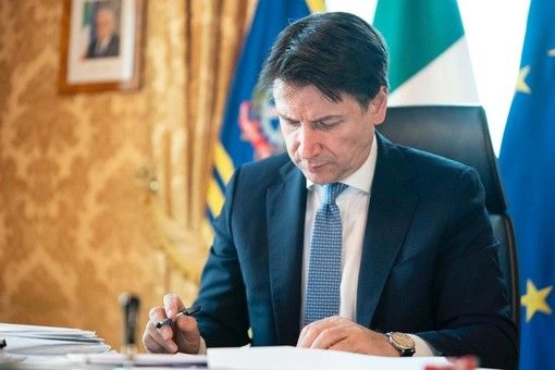 Coprifuoco al vaglio: il Governo lavora a nuovo Dpcm con chiusura alle 22, didattica a distanza per le scuole superiori e stop alle scuole calcio