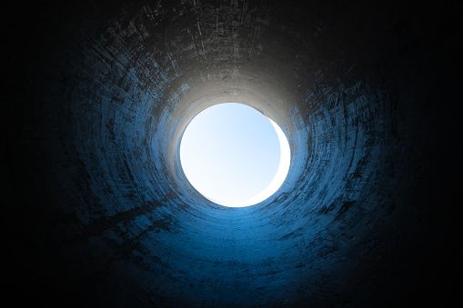 pozzo - foto d'archivio