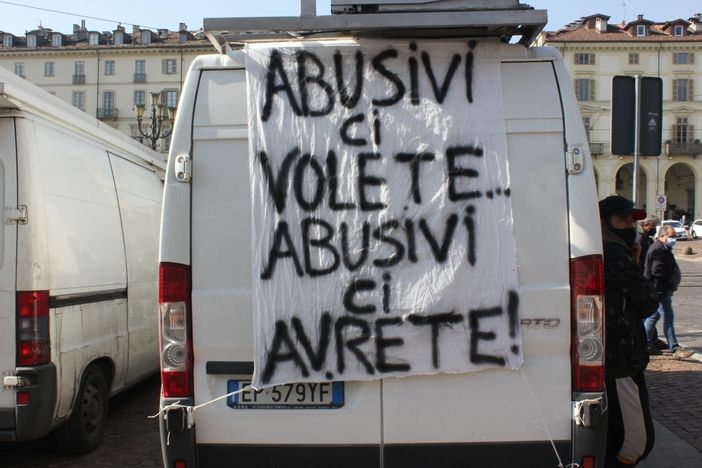 La protesta degli ambulanti La protesta degli ambulanti