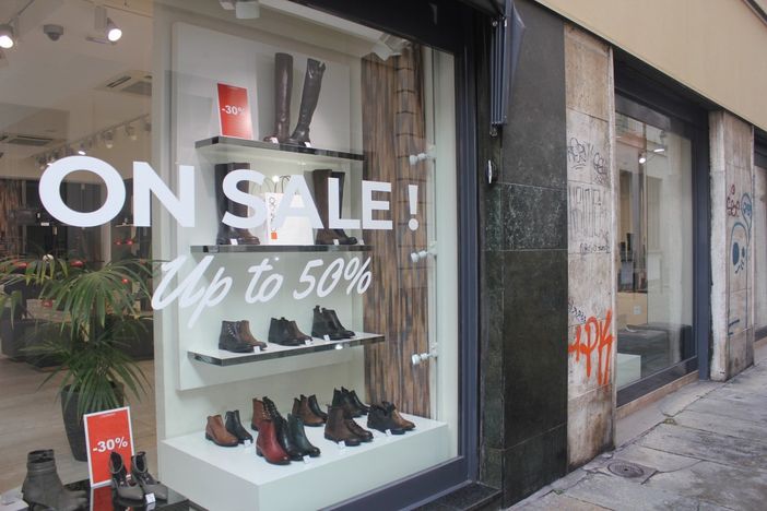 Sabato via ai saldi estivi in Piemonte, Confesercenti: "Scontrino medio da 140 euro". Ma dilagano gli sconti anticipati