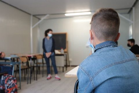 A scuola con le mascherine A scuola con le mascherine