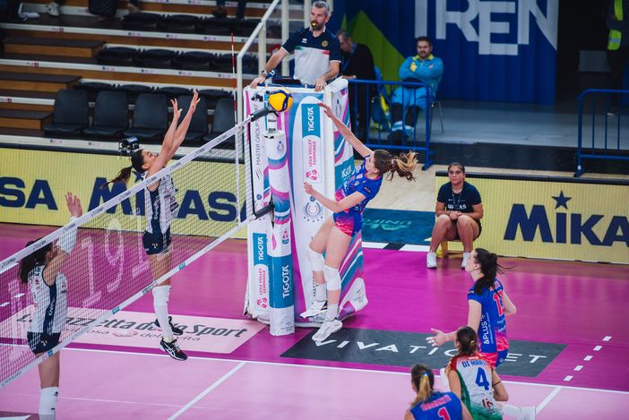 Attacco di Polder (foto di Lega volley femminile) Attacco di Polder (foto di Lega volley femminile)