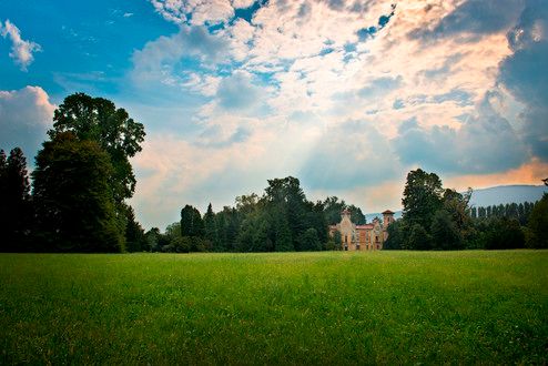 Il parco del Castello di Miradolo Il parco del Castello di Miradolo