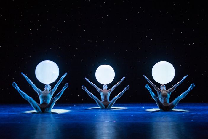 I Momix, al teatro Alfieri da mercoledì 29 maggio a domenica 2 giugno