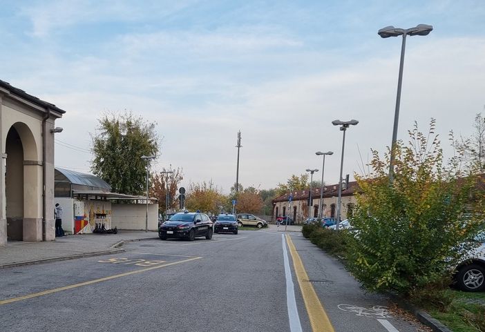 Due volanti dei carabinieri intervenute per individuare i protagonisti della spedizione Due volanti dei carabinieri intervenute per individuare i protagonisti della spedizione