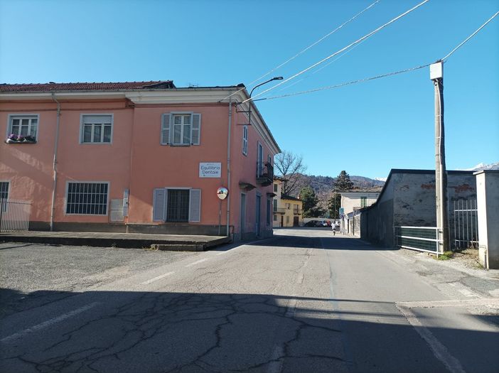 La strettoia di via Cavour a Bibiana La strettoia di via Cavour a Bibiana