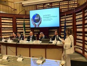 'Proteggere il futuro' libro di Luca Dal Fabbro, guida per governare il cambiamento 'Proteggere il futuro' libro di Luca Dal Fabbro, guida per governare il cambiamento