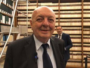 Pichetto Fratin: "Euro 5? Le Regioni devono prevedere percorso sulle emissioni" Pichetto Fratin: "Euro 5? Le Regioni devono prevedere percorso sulle emissioni"