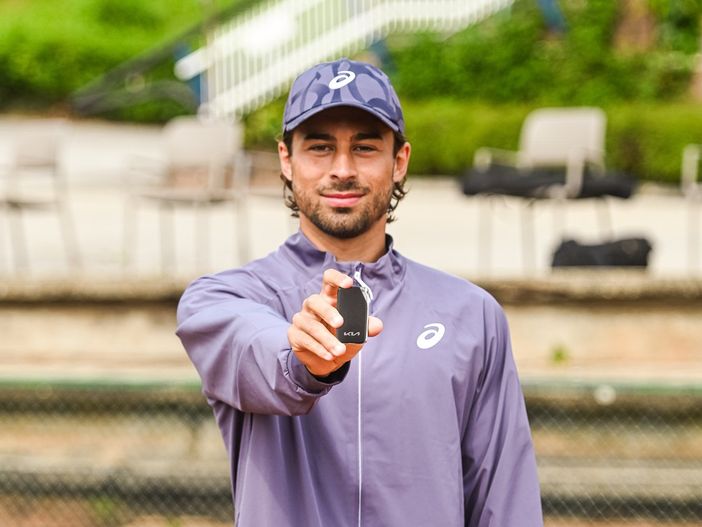 Kia Vento festeggia la nuova apertura di Pinerolo con una grande festa: tennis, musica, aperitivo e premi Kia Vento festeggia la nuova apertura di Pinerolo con una grande festa: tennis, musica, aperitivo e premi