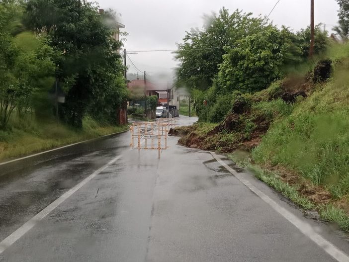 La frana in via Vittorio Emanuele a Bricherasio La frana in via Vittorio Emanuele a Bricherasio