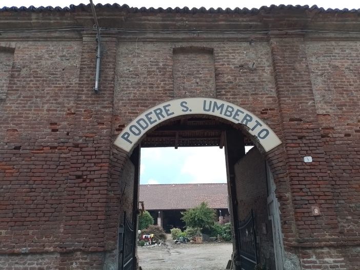 Rinasce un pezzo di Stupinigi: inaugurata la tettoia del podere di S.Umberto Rinasce un pezzo di Stupinigi: inaugurata la tettoia del podere di S.Umberto