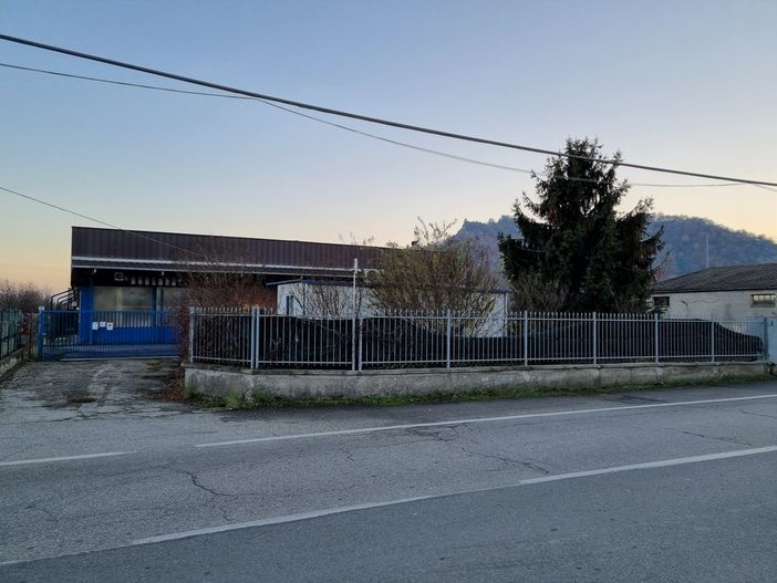 Il capannone acquistato dalla precedente Amministrazione