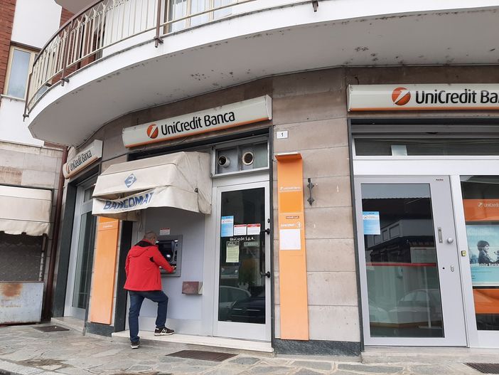 Pinasca: il bancomat Unicredit funzionerà ancora per qualche settimana