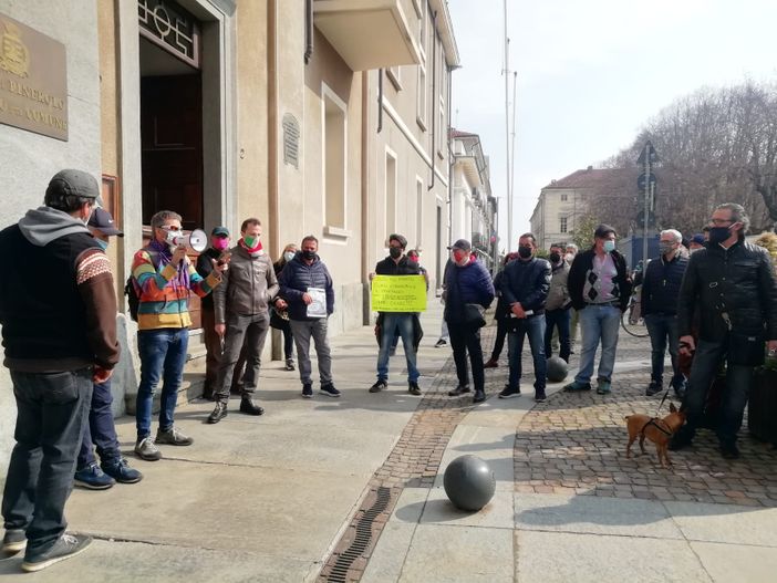 La protesta degli ambulanti a Pinerolo