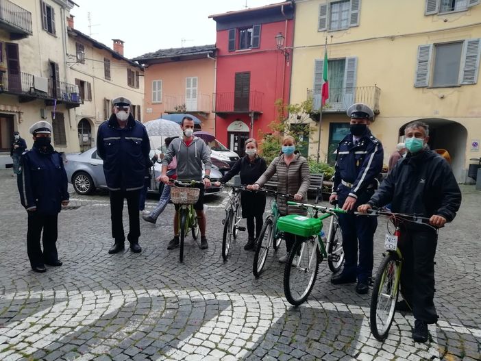Una bicicletta abbandonata a servizio dei vigili di Torre Pellice Una bicicletta abbandonata a servizio dei vigili di Torre Pellice