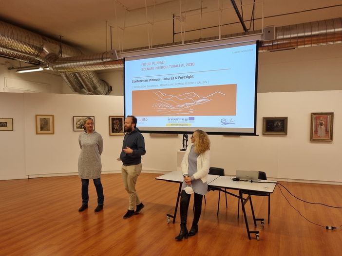 Da sinistra Susanna Gardiol (presidente Gal), Remy Baltieri (referente comunicazione) e Maurizia Allisio (vicesindaco di Torre Pellice) Da sinistra Susanna Gardiol (presidente Gal), Remy Baltieri (referente comunicazione) e Maurizia Allisio (vicesindaco di Torre Pellice)