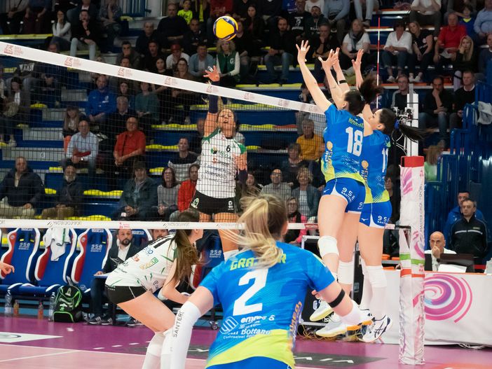 D’Odorico contro il muro di Prandi e Akrari (foto di Christian Bosio) D’Odorico contro il muro di Prandi e Akrari (foto di Christian Bosio)