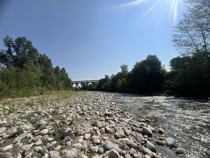 Il fiume Stura, ( foto scattate a fine giugno a Cuneo, zona delle Basse Sant'Anna) Il fiume Stura, ( foto scattate a fine giugno a Cuneo, zona delle Basse Sant'Anna)