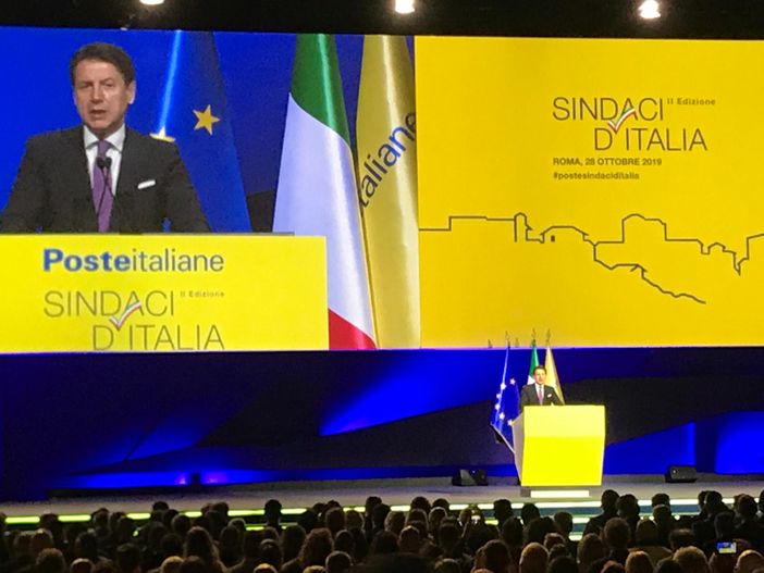 Conte incontra i sindaci dei piccoli Comuni: “Al via un tavolo per raccogliere le vostre istanze” [VIDEO]