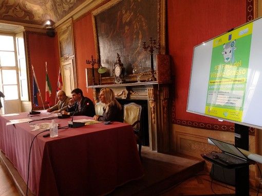 Ritorna a Fossano la Fiera del vitello grasso con i capi bovini piemontesi (Video)