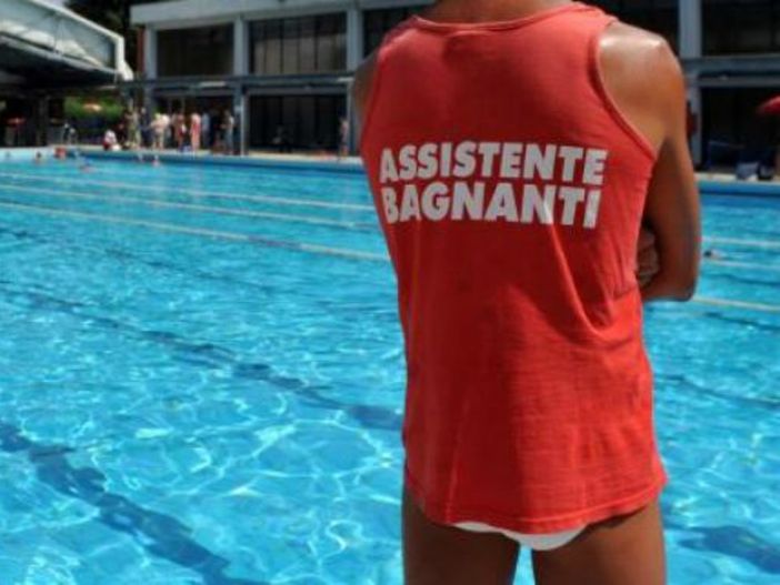bagnino e piscina bagnino e piscina