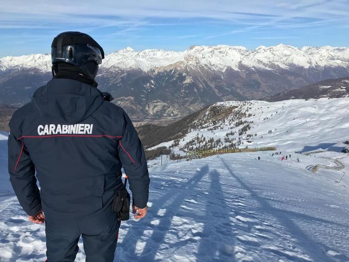 Malore per un 16enne in seggiovia a Prali: ragazzo grave in ospedale Malore per un 16enne in seggiovia a Prali: ragazzo grave in ospedale