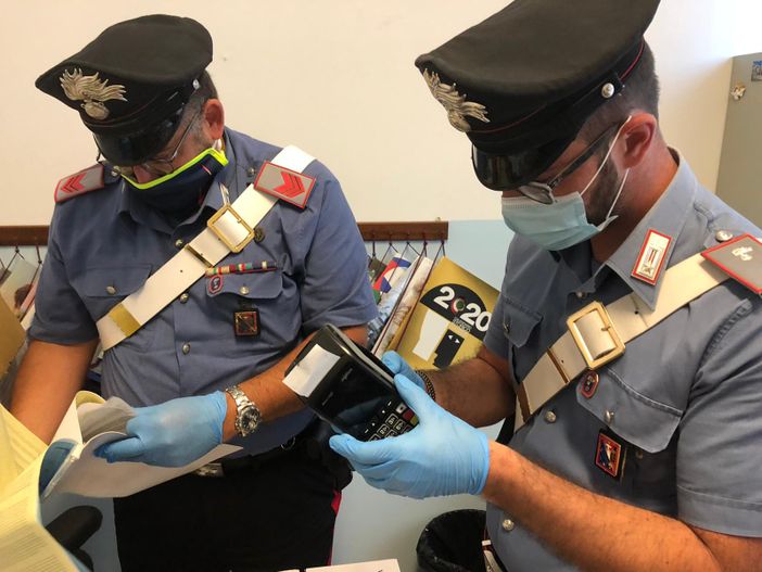 La truffa agli anziani adesso viaggia anche attraverso il Pos: arrestati tre malviventi a Carmagnola [VIDEO]