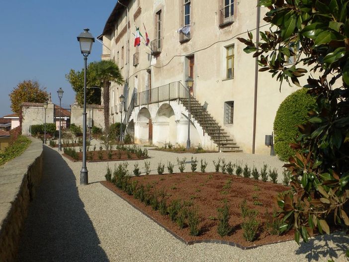 Il "nemico" non è ancora sconfitto, ma i Castelli riaprono ai visitatori puntando sulla sicurezza Il "nemico" non è ancora sconfitto, ma i Castelli riaprono ai visitatori puntando sulla sicurezza