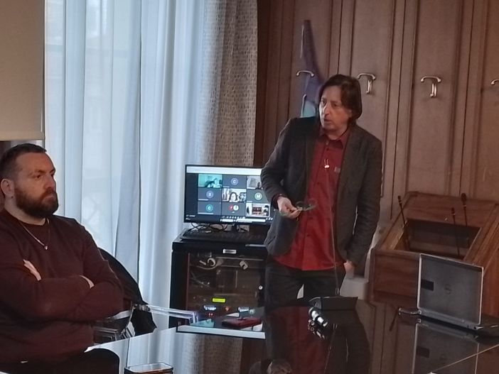 Edi Lazzi, segretario della Fiom Cgil di Torino, durante il suo intervento a Nichelino Edi Lazzi, segretario della Fiom Cgil di Torino, durante il suo intervento a Nichelino