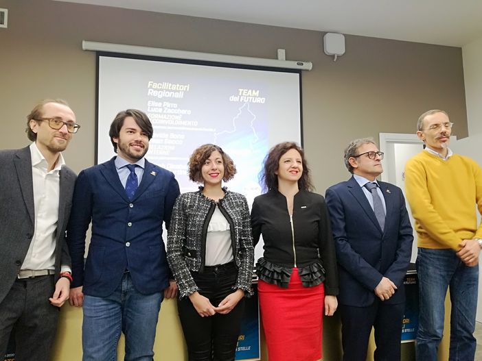 Cinque stelle, ecco i 6 Facilitatori per Torino e il Piemonte: "Siamo in un momento di riorganizzazione e nelle difficoltà il nostro ruolo è prezioso" Cinque stelle, ecco i 6 Facilitatori per Torino e il Piemonte: "Siamo in un momento di riorganizzazione e nelle difficoltà il nostro ruolo è prezioso"