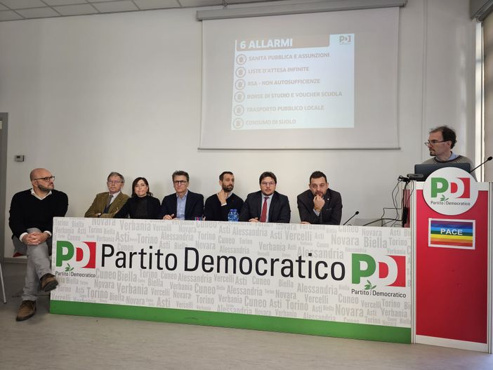Pd all'attacco: "Dalla sanità al trasporto pubblico e scuola è allarme rosso per scelte giunta Cirio" Pd all'attacco: "Dalla sanità al trasporto pubblico e scuola è allarme rosso per scelte giunta Cirio"