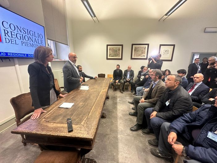 Chiorino incontra lavoratori della Lear Chiorino incontra lavoratori della Lear