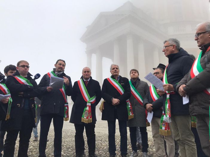 I sindaci della Città Metropolitana firmano il Patto di Superga: “Non siamo il dormitorio di Torino” [VIDEO]