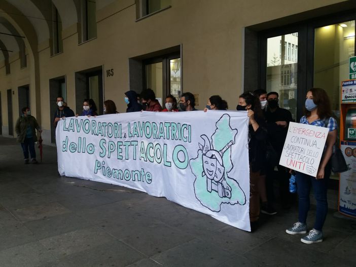 I lavoratori dello spettacolo giovedì sotto l'Inps: "Non abbiamo preso un soldo" I lavoratori dello spettacolo giovedì sotto l'Inps: "Non abbiamo preso un soldo"