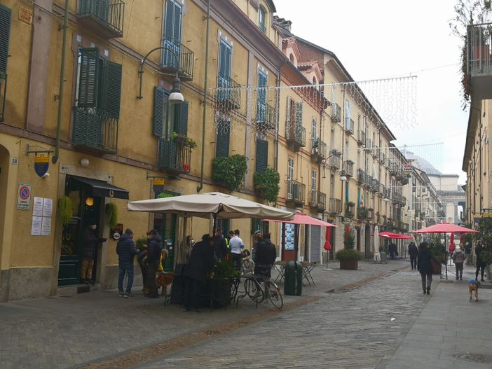 Da oggi il Piemonte torna in zona arancione: cosa diventa vietato e cosa è possibile fare