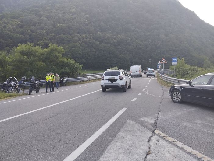 Frontale a Villar Perosa tra auto e moto