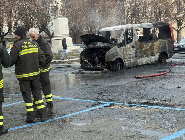 Il furgone andato in fiamme Il furgone andato in fiamme