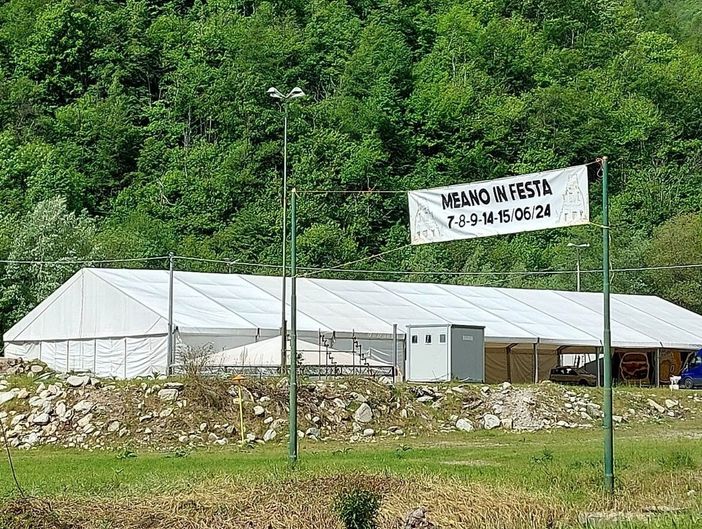 Il capannone della festa, dove si sono introdotti i ladri