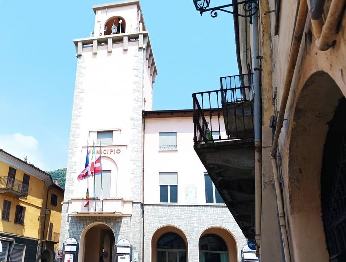 Il municipio di Torre con le antenne Il municipio di Torre con le antenne