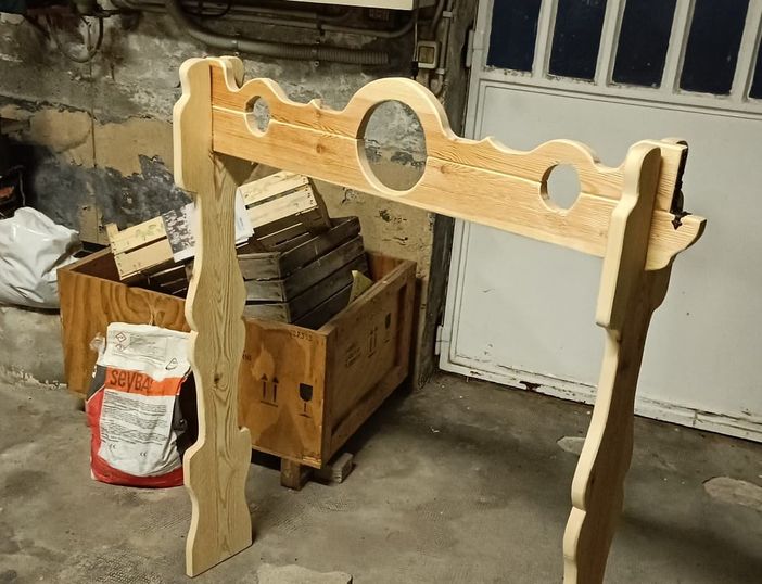 La gogna che verrà usata nella nuova manifestazioni La gogna che verrà usata nella nuova manifestazioni