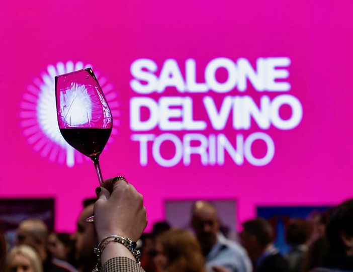 Salone del Vino Torino 2026: quando degustare diventa racconto diffuso