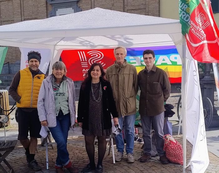 Uno dei banchetti di ottobre con Sinistra Italiana ed Europa Verde assieme Uno dei banchetti di ottobre con Sinistra Italiana ed Europa Verde assieme