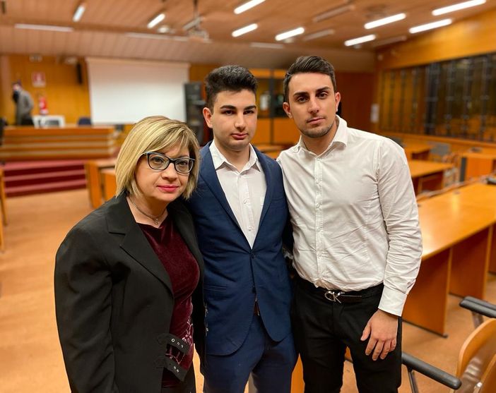 Alex Pompa con mamma e fratello Alex Pompa con mamma e fratello