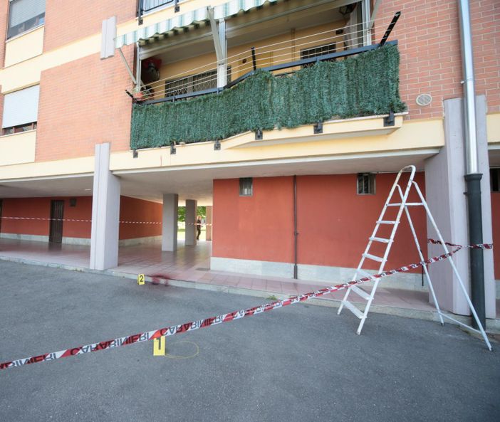 Tragedia a Volvera: spara e uccide l'ex moglie, ferita anche la figlia di 29 anni Tragedia a Volvera: spara e uccide l'ex moglie, ferita anche la figlia di 29 anni