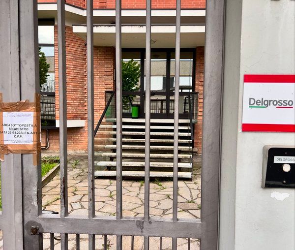 Delgrosso, adesso è proprio finita: la Finanza pone i sigilli alla sede di Nichelino Delgrosso, adesso è proprio finita: la Finanza pone i sigilli alla sede di Nichelino
