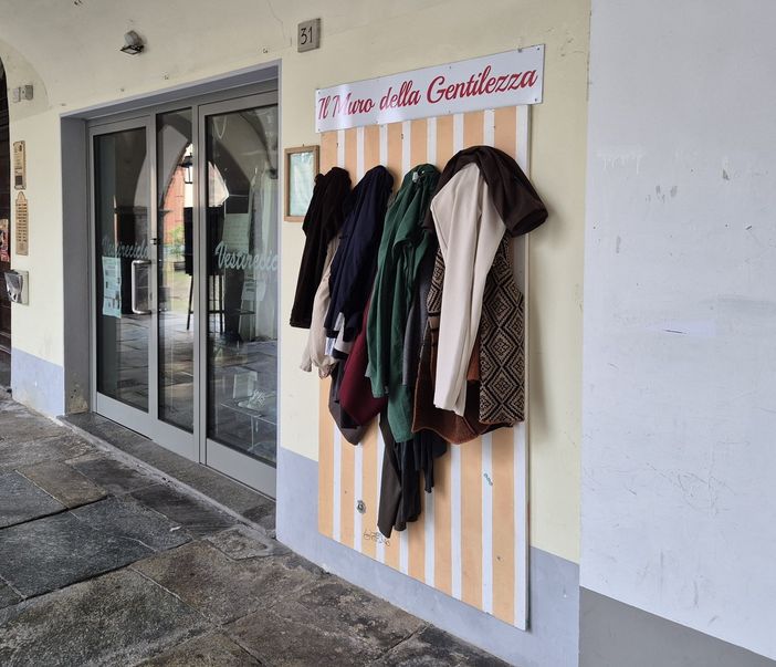 Vestireciclo e il muro della Gentilezza