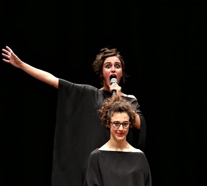 Ironica e coraggiosa: la disabilità sale sul palco a Bricherasio Ironica e coraggiosa: la disabilità sale sul palco a Bricherasio