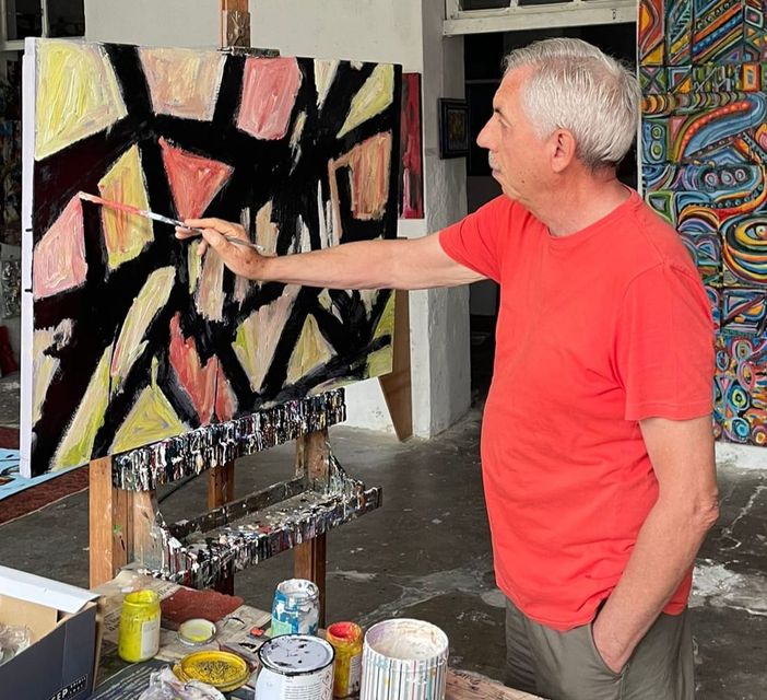 Massimo Tosco è pronto a strappare circa 150 tra i suoi disegni per Emergency